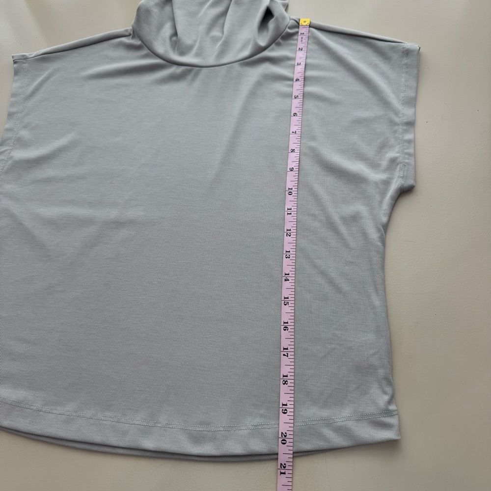 Evereve Short Sleeve Mock Neck Top in Light Beige - Picture 8 of 12